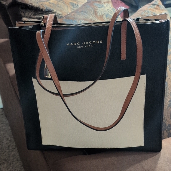 Marc Jacobs Handbags - Marc Jacobs Black and Cream Women's Bag